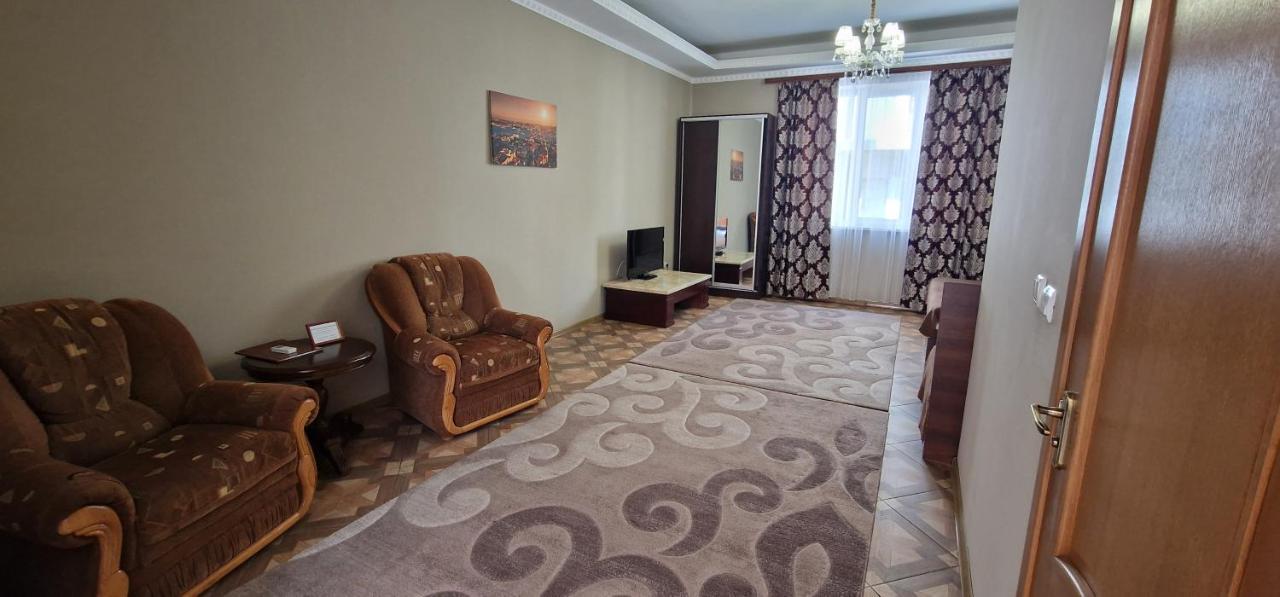 Chernivtsi Apartments Exterior foto